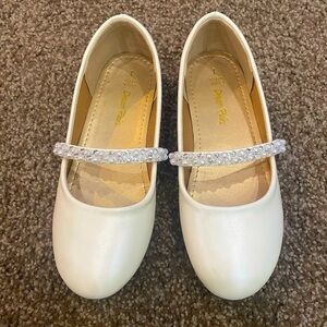 Girls Flats Shoes, In very good condition